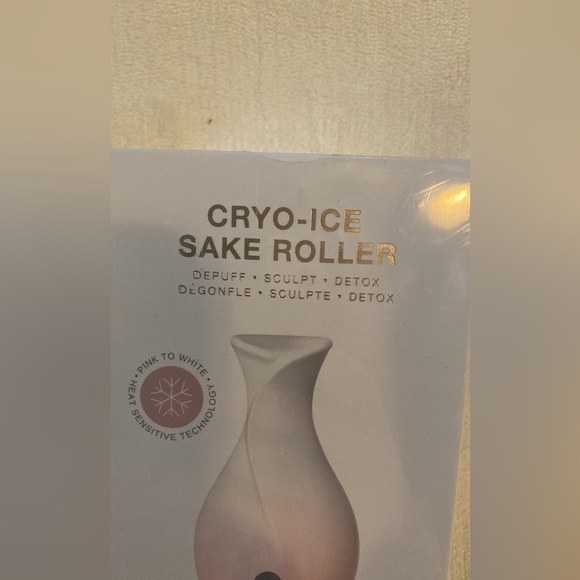 Skin Inc Cryo-Ice Sake Roller - Picture 2 of 7